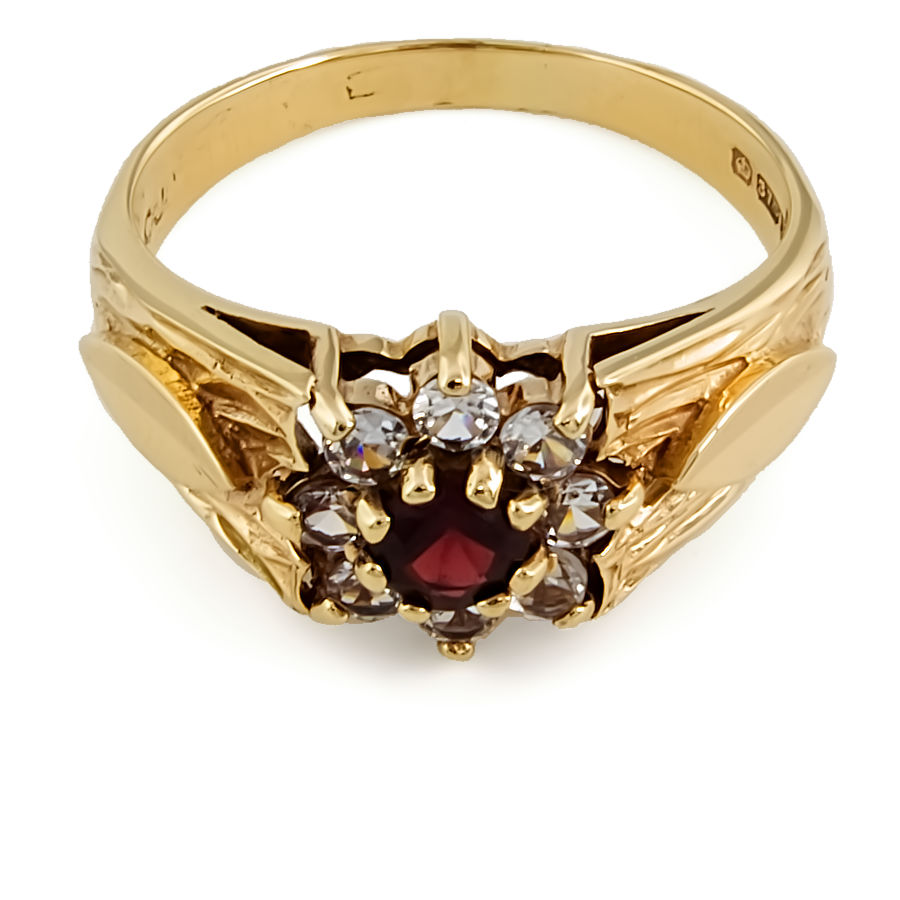 Second hand 9ct gold Garnet Cubic Zirconia Cluster Ring size O